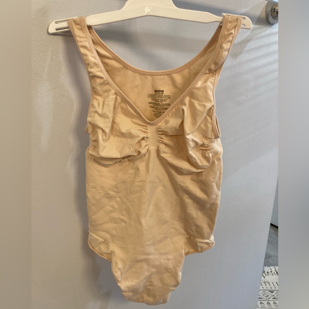SKIMS SEAMLESS SCULPT THONG BODYSUIT in Sand Beige Size 2X Shapewear